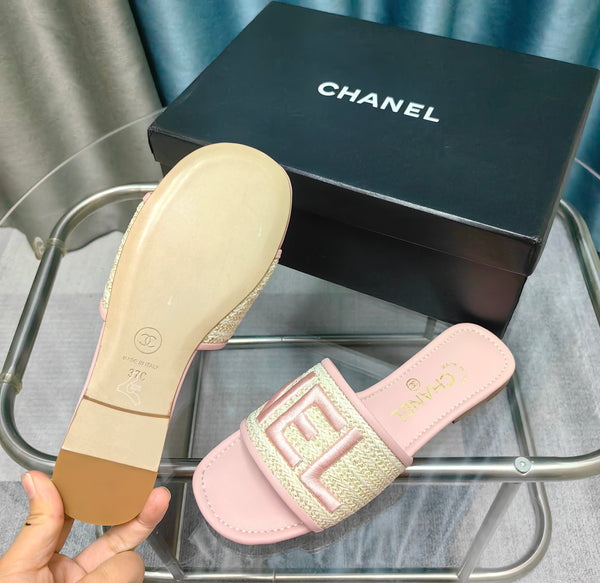 CC 25 Mule Rafia Grande Logo