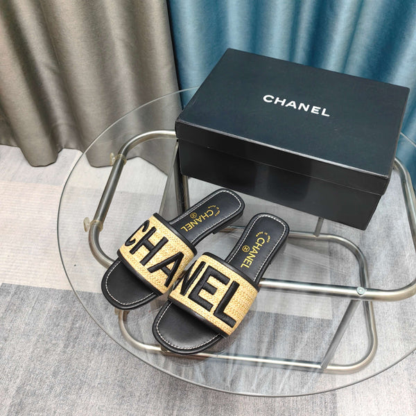 CC 25 Mule Rafia Grande Logo