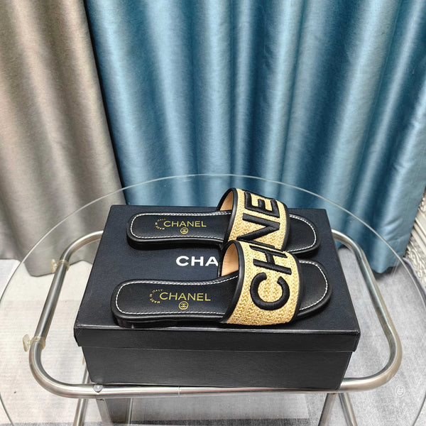 CC 25 Mule Rafia Grande Logo