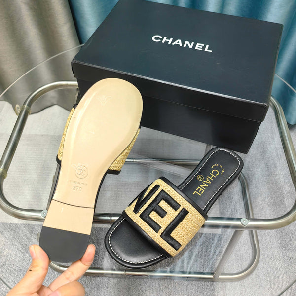 CC 25 Mule Rafia Grande Logo