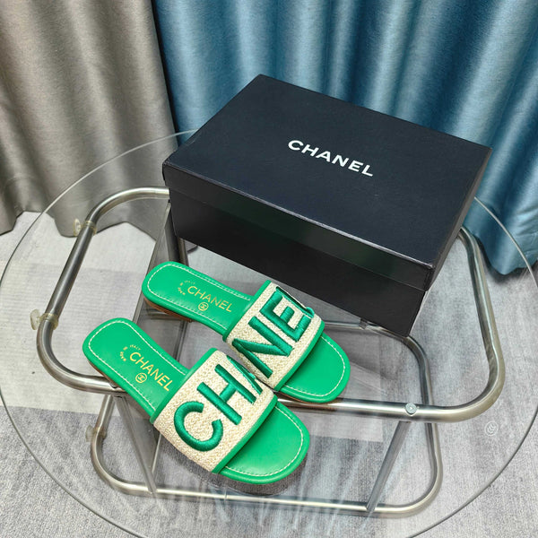 CC 25 Mule Rafia Grande Logo