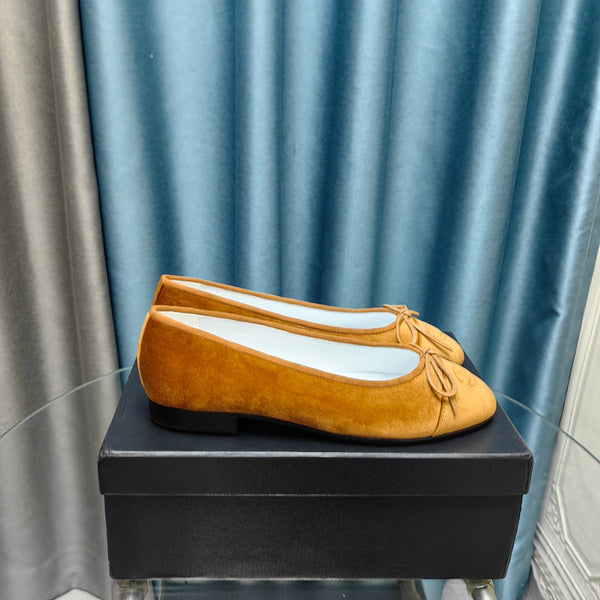 CC 25P Ballerina in velluto marrone