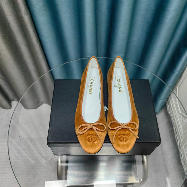 CC 25P Ballerina in velluto marrone