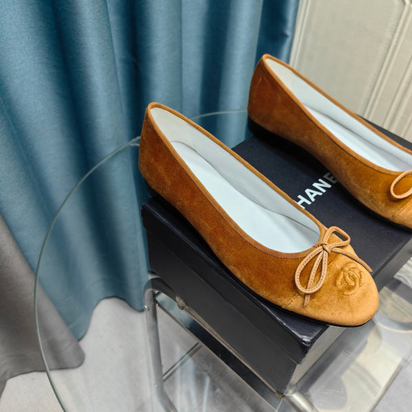 CC 25P Ballerina in velluto marrone