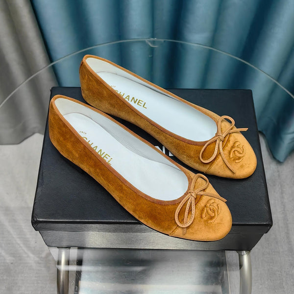 CC 25P Ballerina in velluto marrone