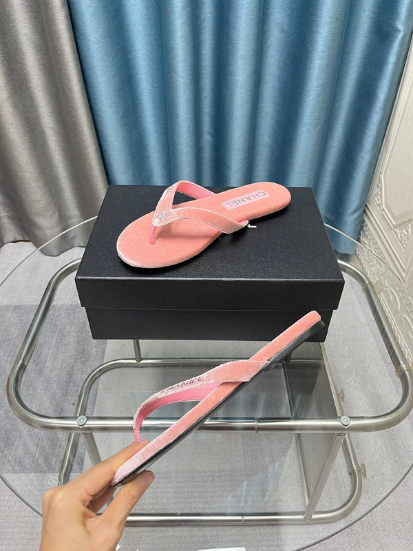 CC 25 Thong Sandal Pink Velvet Diamond