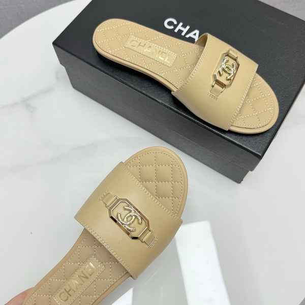 Sandali con muli CC 25 in pelle di pecora beige 368800