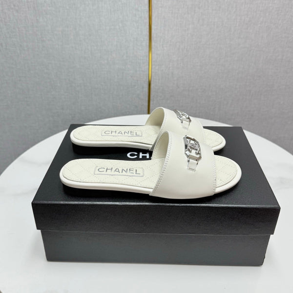 CC 25 Mule Sandals White Sheepskin 368801