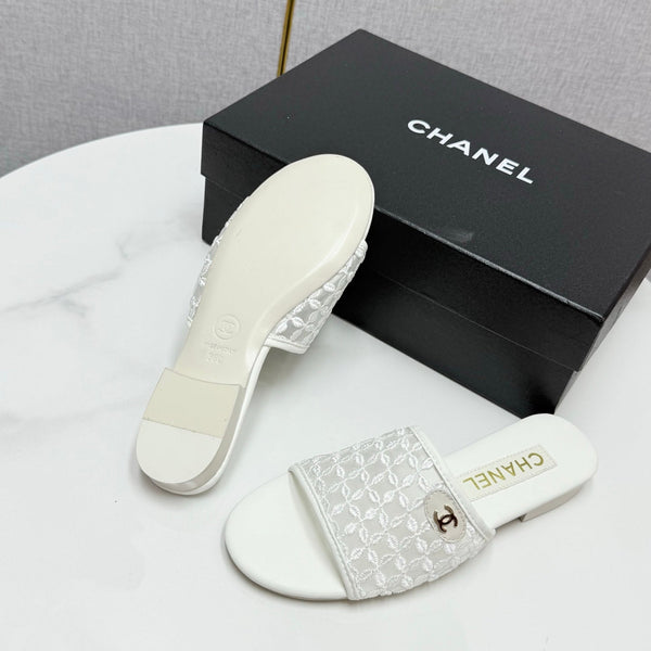 CC 25 Flat Mule Sandals White Mesh And Sheepskin 368805