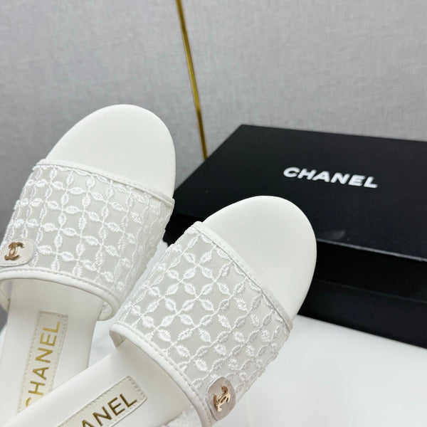 CC 25 Flat Mule Sandals White Mesh And Sheepskin 368805