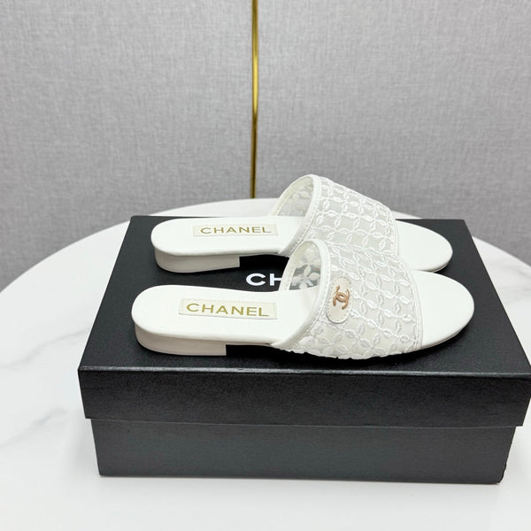 CC 25 Flat Mule Sandals White Mesh And Sheepskin 368805