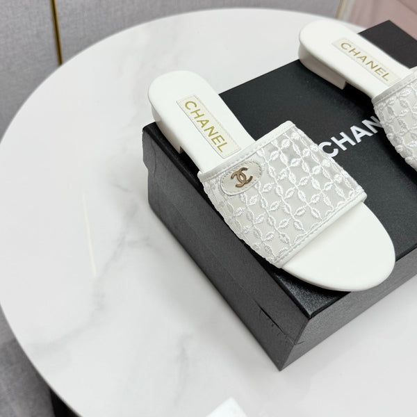 CC 25 Flat Mule Sandals White Mesh And Sheepskin 368805