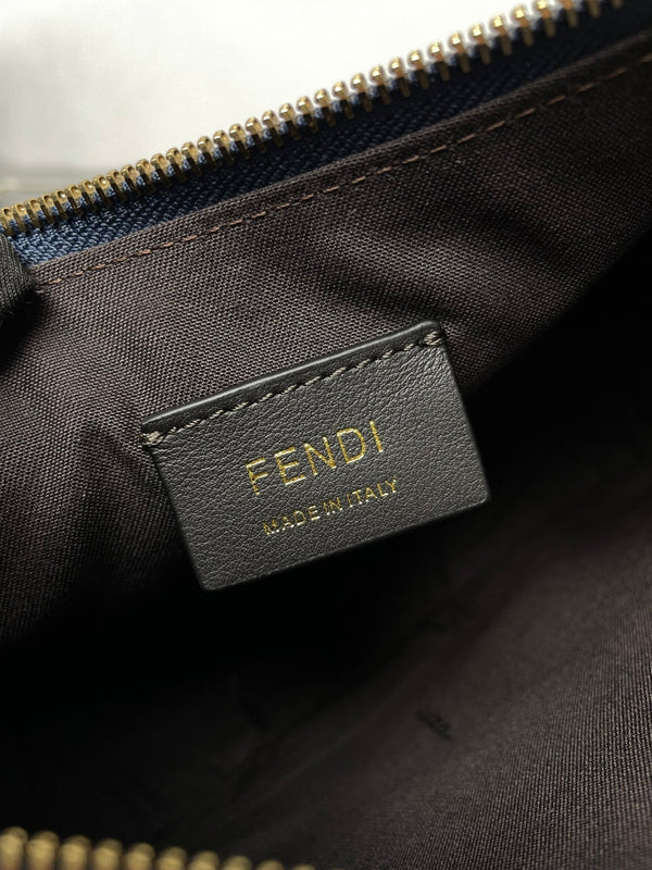 FENDIGRAPHY MEDIUM 29 IN PELLE DI AGNELLO LISCIA QUEEN CON FERRAMENTA ORO