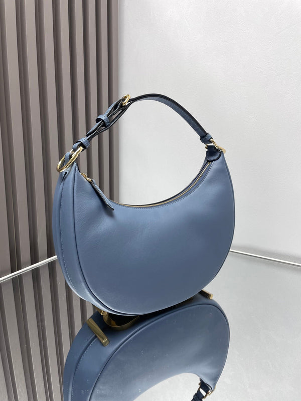 FENDIGRAPHY MEDIUM 29 IN PELLE DI AGNELLO LISCIA QUEEN CON FERRAMENTA ORO