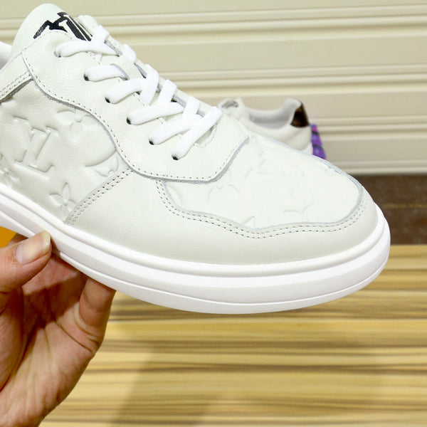 LV TRAINERS WHITE CALFSKIN AND RUBBER