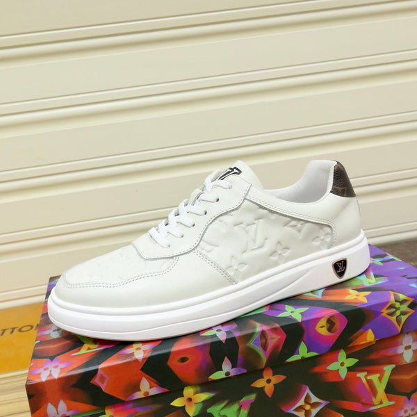 LV TRAINERS WHITE CALFSKIN AND RUBBER