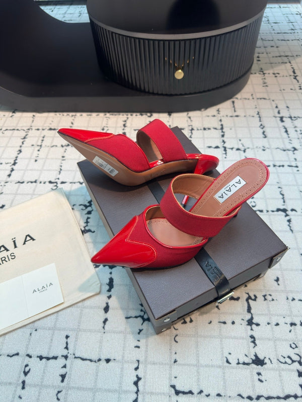 ALAIA TACCO ALTO 9 CM IN VITELLO ROSSO CILIEGIA