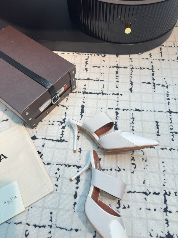 ALAIA TACCO ALTO 9 CM IN VITELLO BIANCO