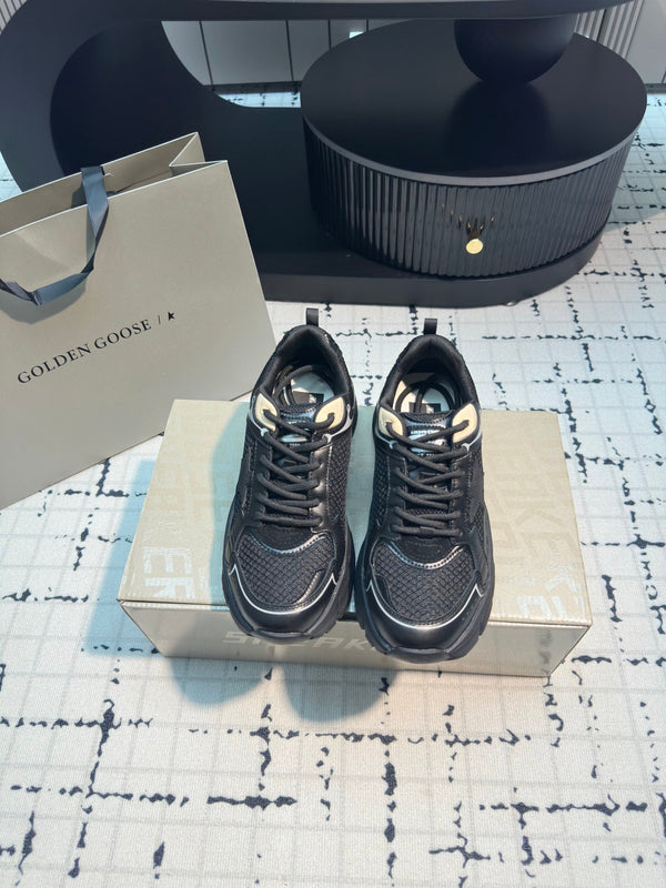 LIGHTSTAR SNEAKERS WITH BLACK CALFSKIN AND MESH UPPER AND BLACK STAR