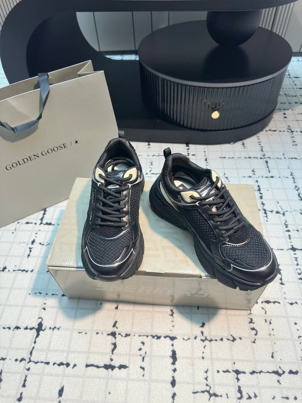 LIGHTSTAR SNEAKERS WITH BLACK CALFSKIN AND MESH UPPER AND BLACK STAR