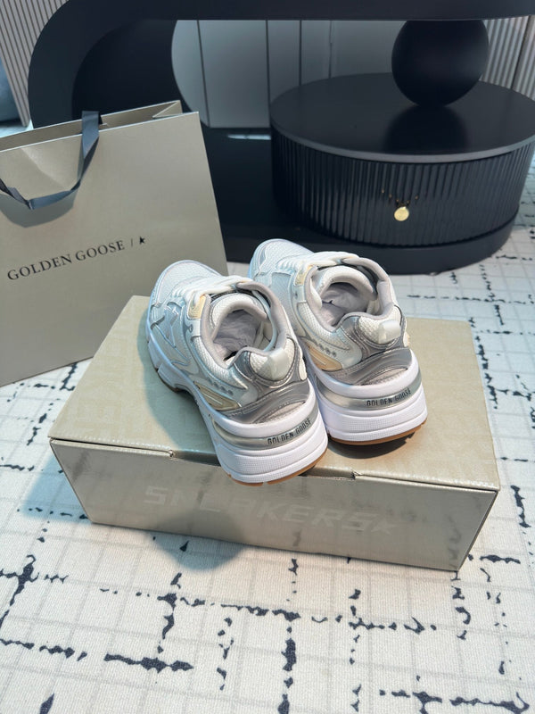 LIGHTSTAR SNEAKERS WITH WHITE CALFSKIN AND MESH UPPER AND WHITE STAR