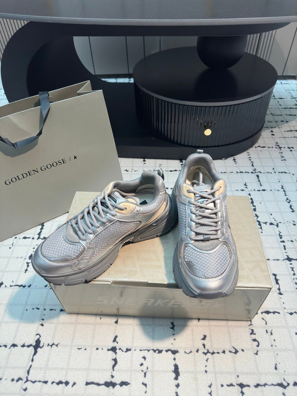 LIGHTSTAR WITH GREY CALFSKIN AND MESH UPPER AND GREY STAR