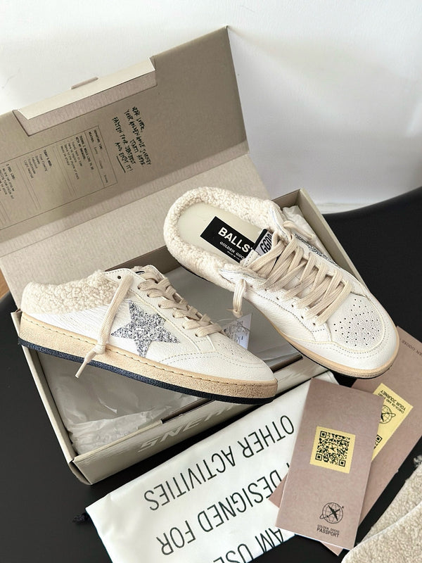 SUPER-STAR SABOTS IN WHITE CALFSKIN SHEARING LINING AND GLITTER WHITE STAR