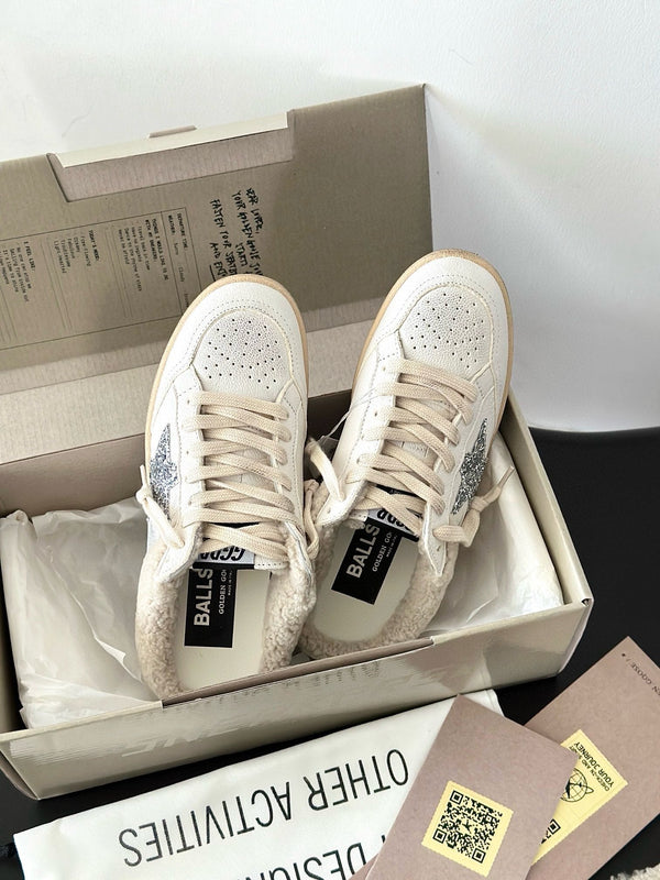 SUPER-STAR SABOTS IN WHITE CALFSKIN SHEARING LINING AND GLITTER WHITE STAR