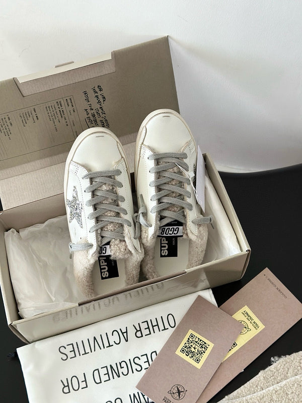 SUPER-STAR SABOTS IN WHITE CALFSKIN WITH GLITTER WHITE STAR