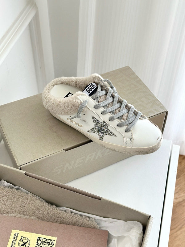 SUPER-STAR SABOTS IN WHITE CALFSKIN WITH GLITTER WHITE STAR