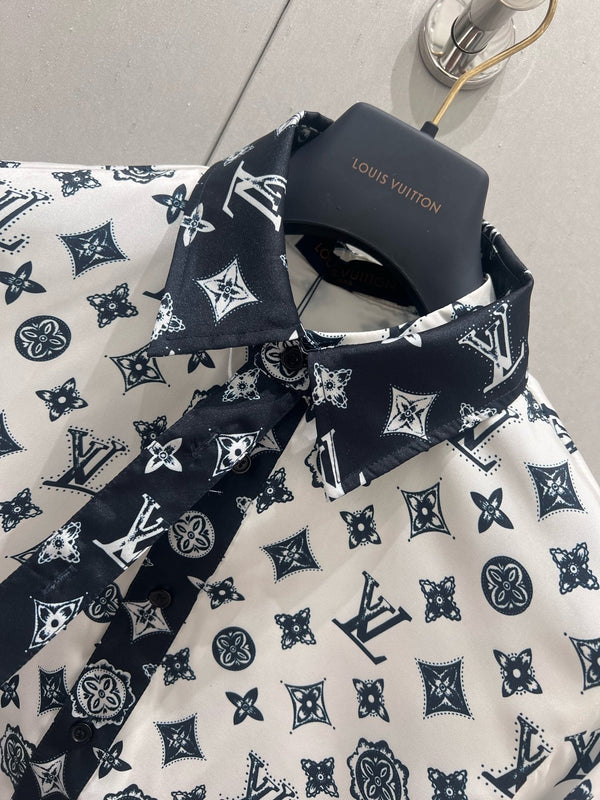 Maglietta con logo LV 25 nera bianca 210661