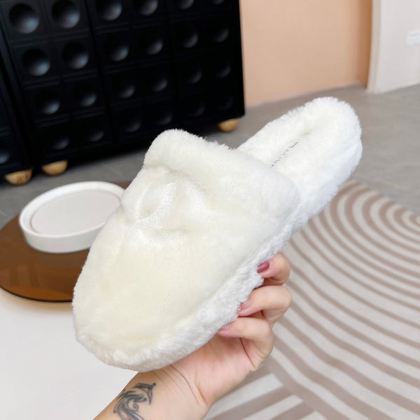 CC Slippers White Fleece