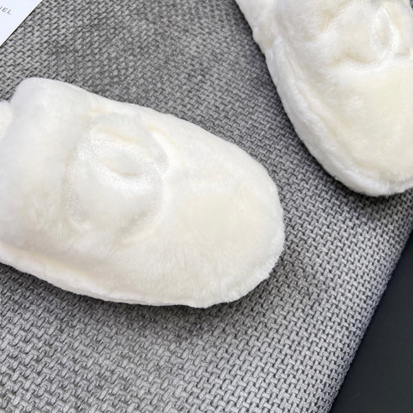 CC Slippers White Fleece