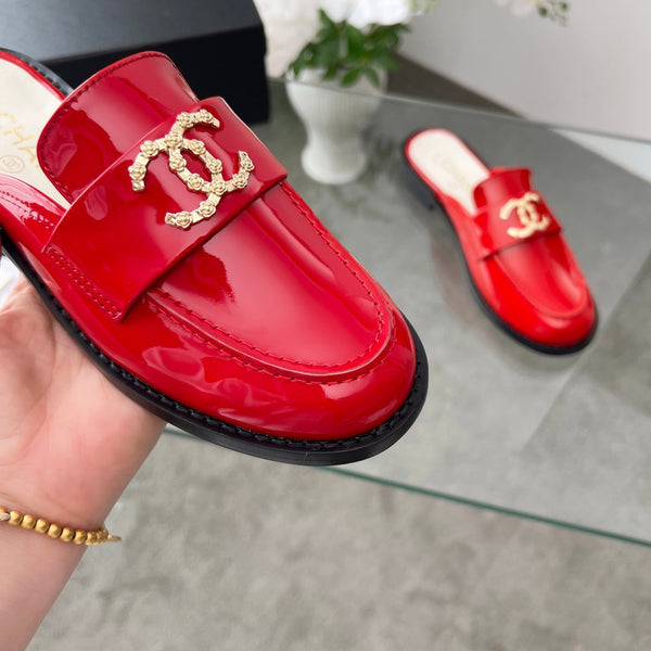 CC 25 Mule Red Patent Calfskin Gold Double C