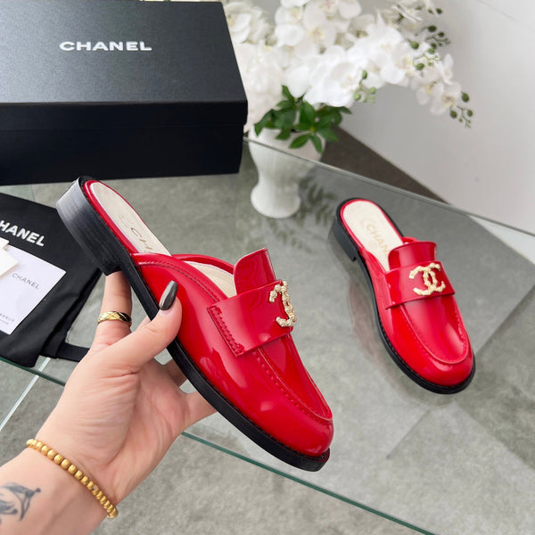 CC 25 Mule Red Patent Calfskin Gold Double C
