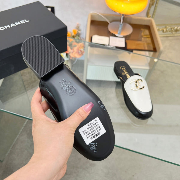 CC 25 Mule Black White Calfskin Large Double C Logo