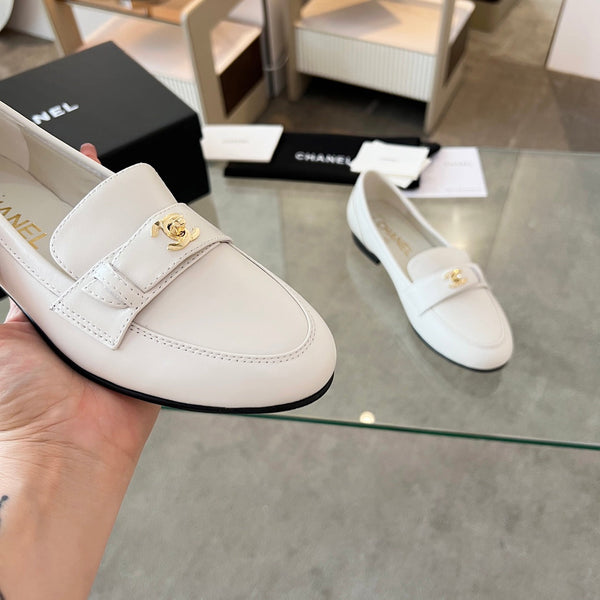 CC 25 Loafer White Sheepskin 338668