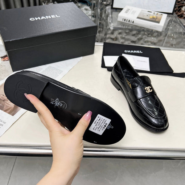 Mocassino CC 25 in pelle di vacchetta verniciata nera 338673