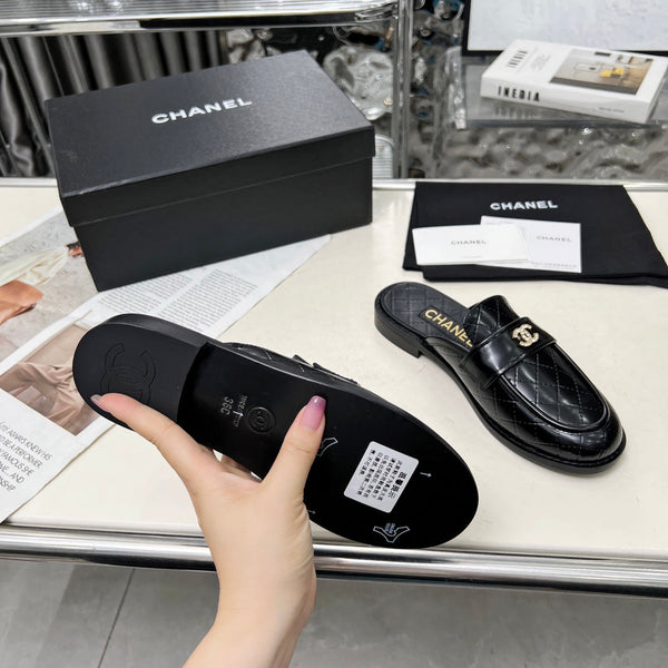 CC 25 Mule Black Patent Cowhide 338677