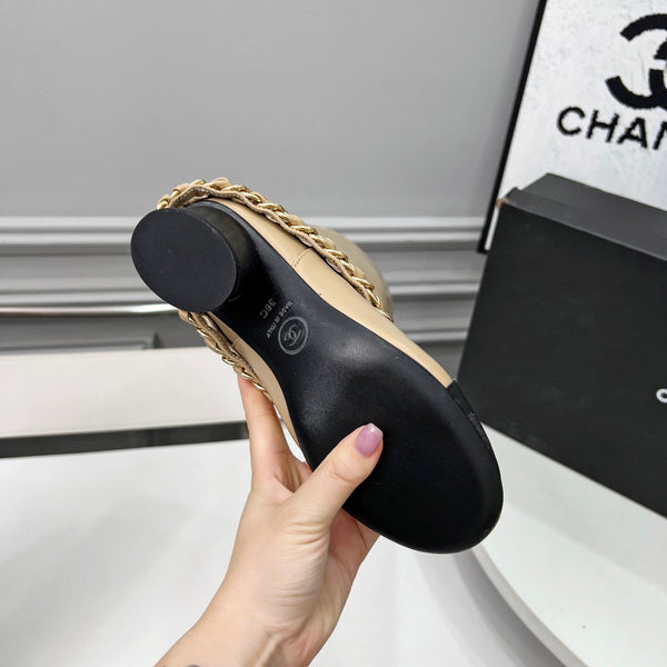 CC 25 High Boots With Chain 55mm Beige Cowhide Black Grosgrain 374025