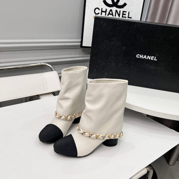 CC 25 Short Boots With Chain 55mm White Cowhide Black Grosgrain 374028