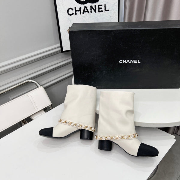 CC 25 Short Boots With Chain 55mm White Cowhide Black Grosgrain 374028