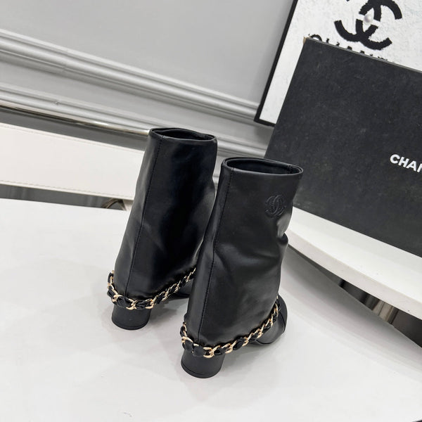 CC 25 Short Boots With Chain 55mm Black Cowhide Grosgrain 374029