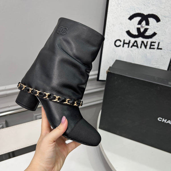 CC 25 Short Boots With Chain 55mm Black Cowhide Grosgrain 374029