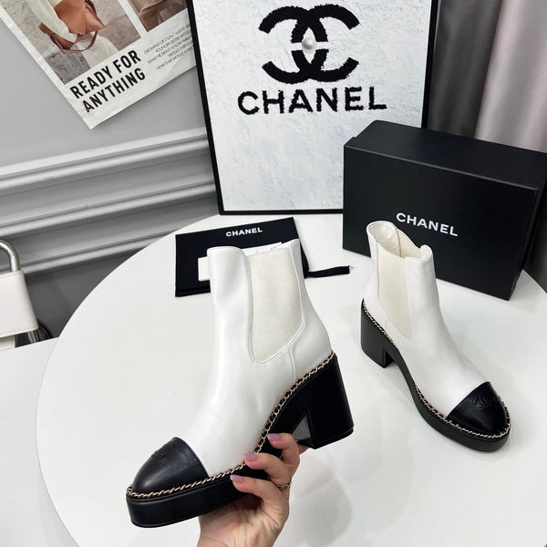 CC 25 Chelsea Ankle Boots With Chain 85mm White Black Sheepskin 374033