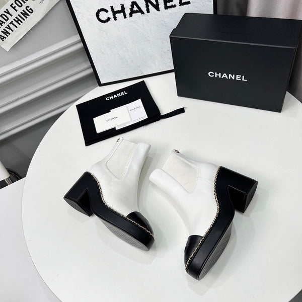 CC 25 Chelsea Ankle Boots With Chain 85mm White Black Sheepskin 374033