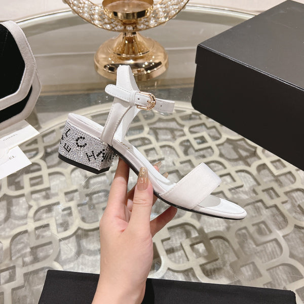 CC 25C 5CM Sandali con tacco medio Tessuto bianco 213323