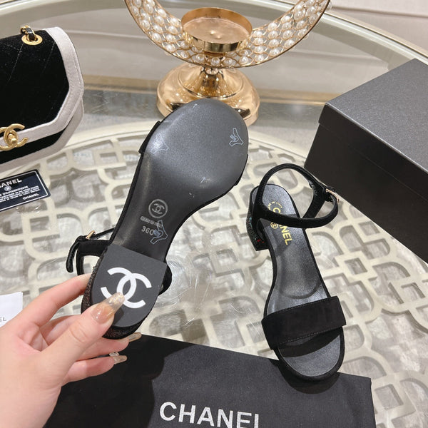 CC 25C 5CM Sandali con tacco medio in pelle scamosciata nera 213327