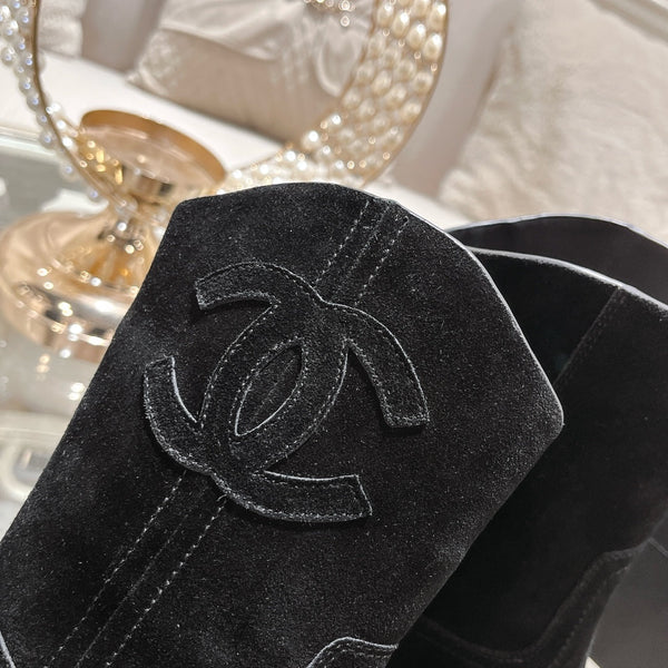 Stivaletti CC in pelle scamosciata nera 40mm