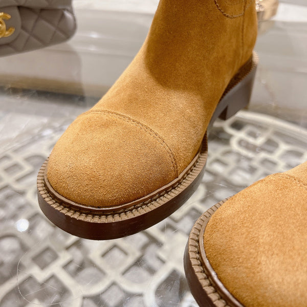 Stivaletti CC in pelle scamosciata giallo scuro 40mm